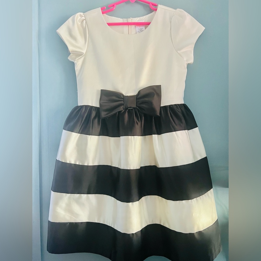 Black and White 🖤🤍 formal dress 👗 girls size 6